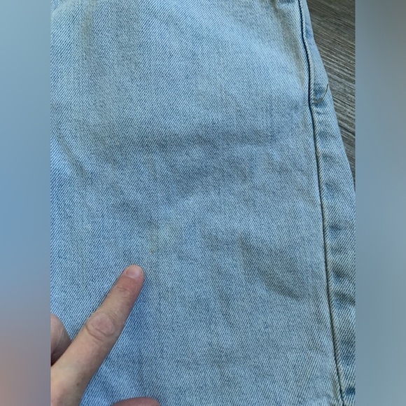 VTG Levi’s Mom Shorts Classic Denim Shorts Light Wash Blue Size 14 Size 32 Boho - Picture 5 of 10